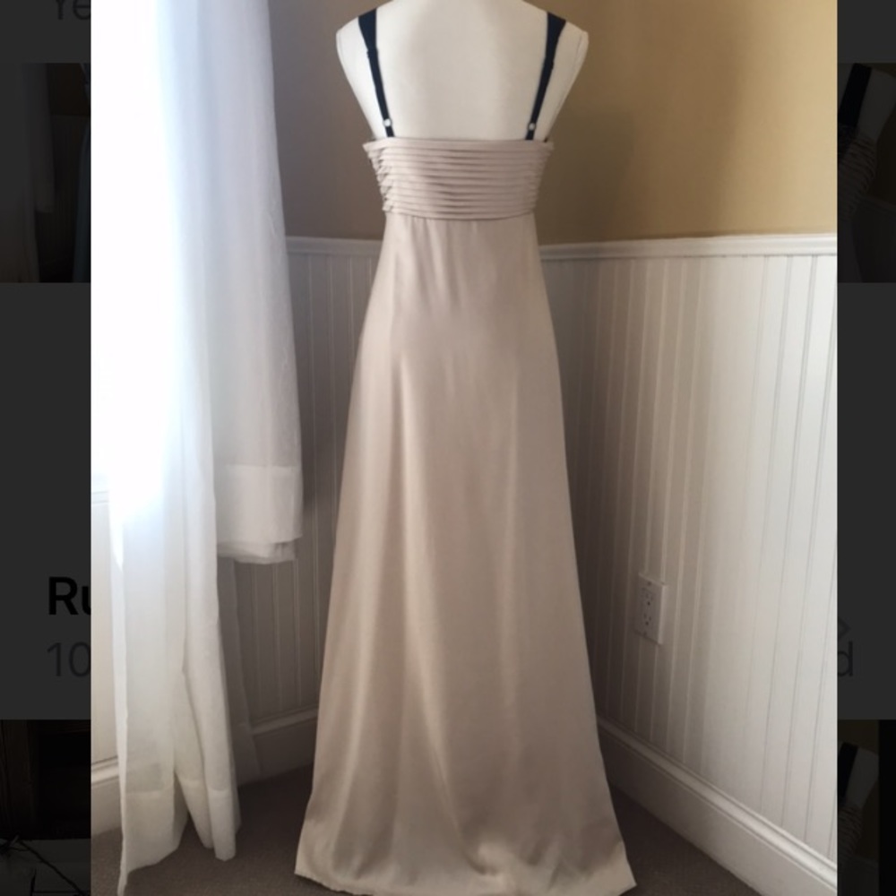 Gown - Picture 3 of 3